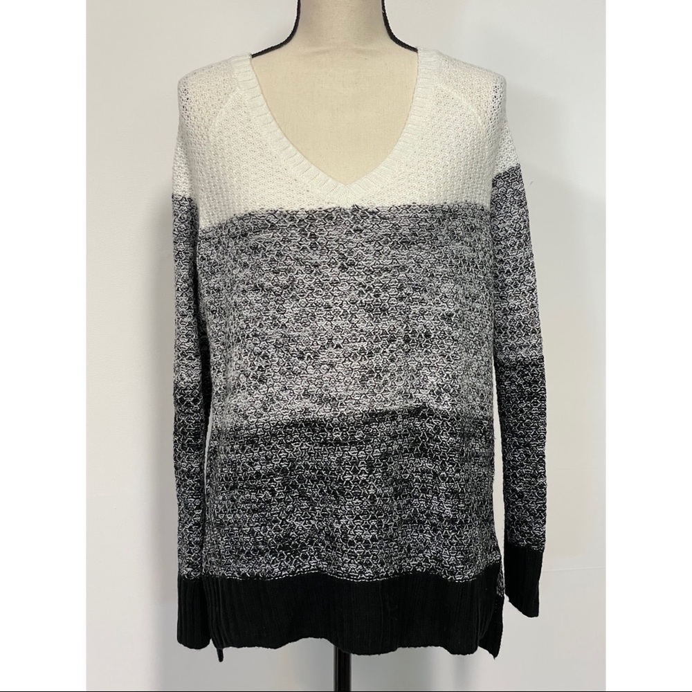 SO V-Neck Knit Sweater Black & White Juniors Size L